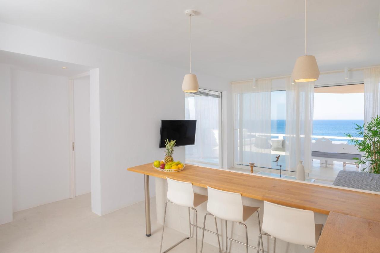 Infinite Blue Luxury Suites Fira  Eksteriør bilde